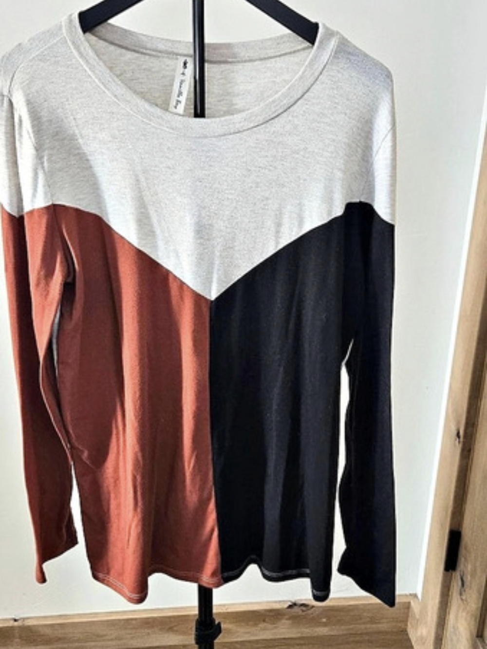 Vanilla Bay Color Block Long Sleeve Top in Beig, Black And Orange